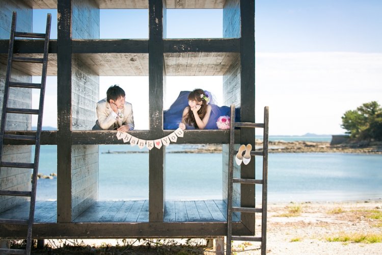 佐久島のおひるねハウスで撮った結婚写真