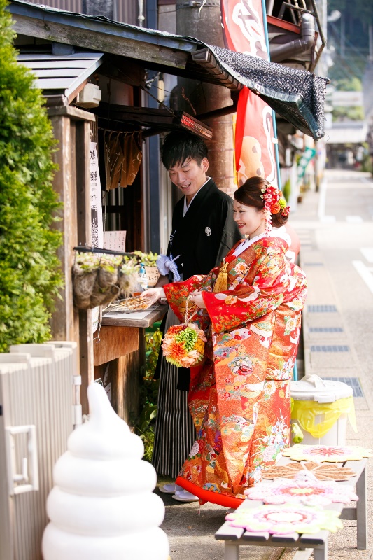 郡上で着物を着て、食べ歩き