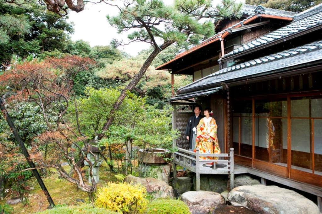 雪のちらつく東山荘にて穏やかな和装前撮り