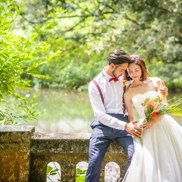 ハワイオールドパリで撮影した大人な雰囲気の結婚写真