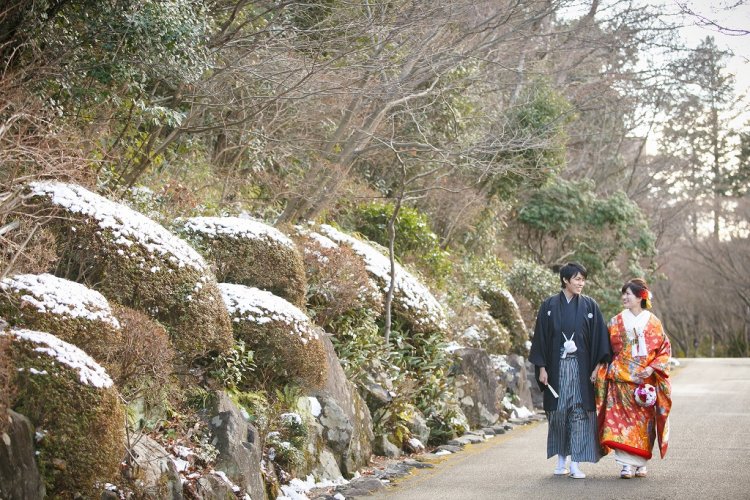 雪が残る東山植物園で冬の前撮り