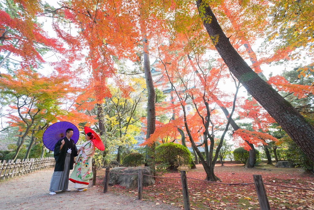 紅葉に彩られた名古屋城での前撮り撮影