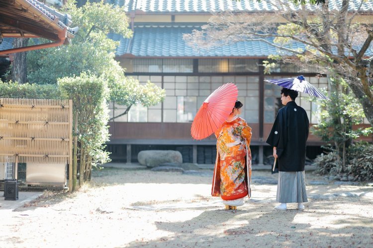 和傘をさして素敵な写真
