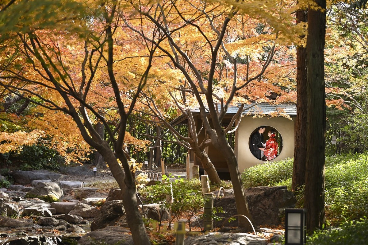 美しさに魅了される白鳥庭園で情緒溢れる和装撮影