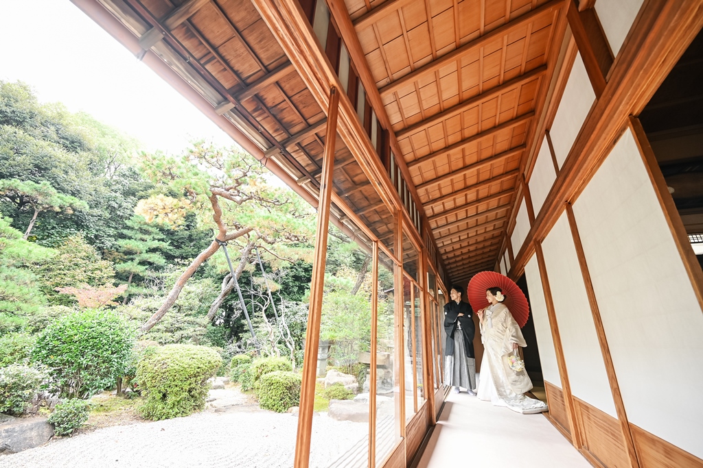 東山荘のお茶室で白無垢フォト