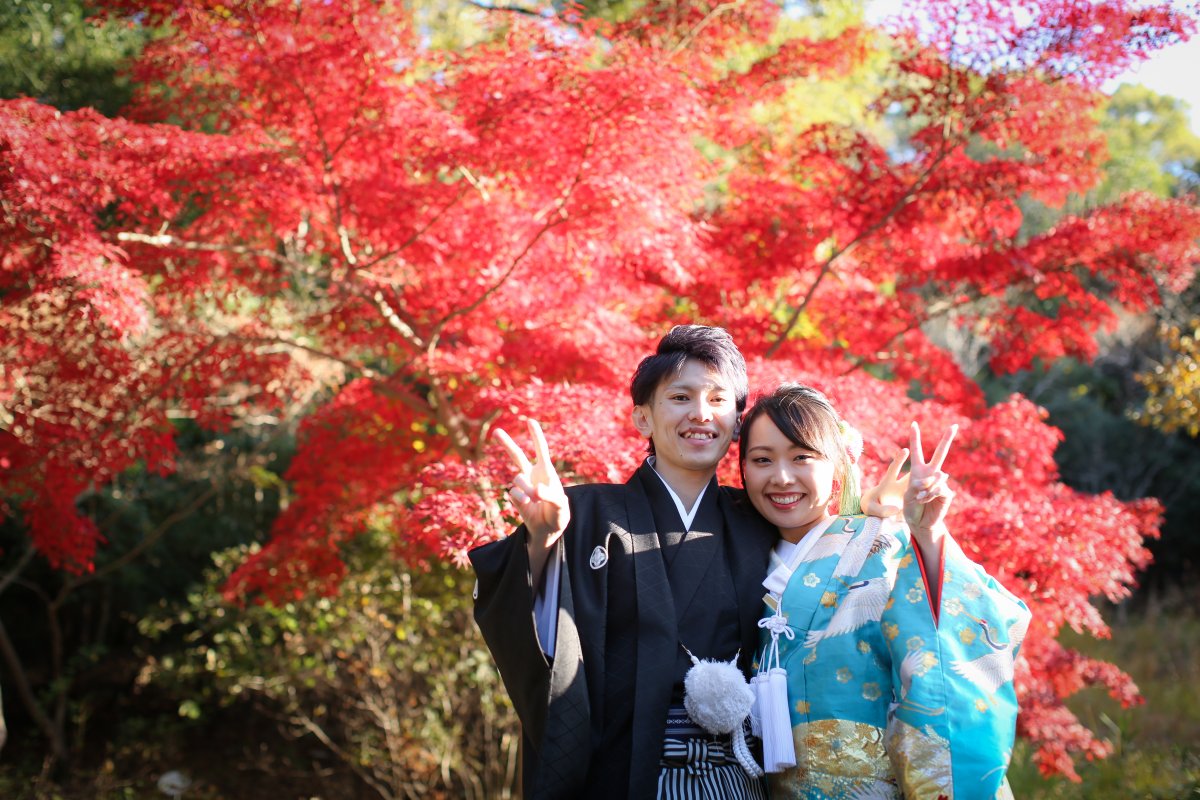 真っ赤な紅葉と色打掛の相性もバッチリ