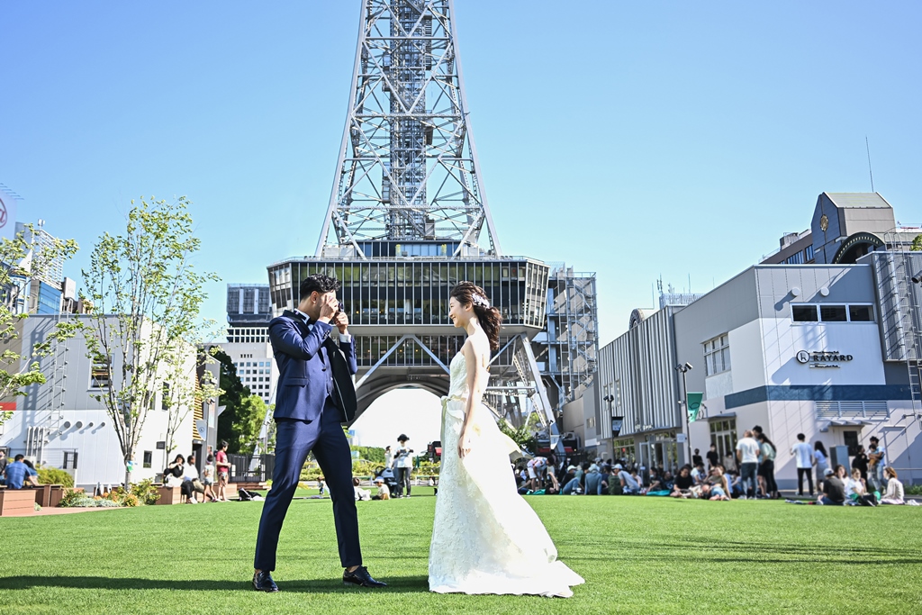 久屋大通パークのテレビ塔の前でデート♡