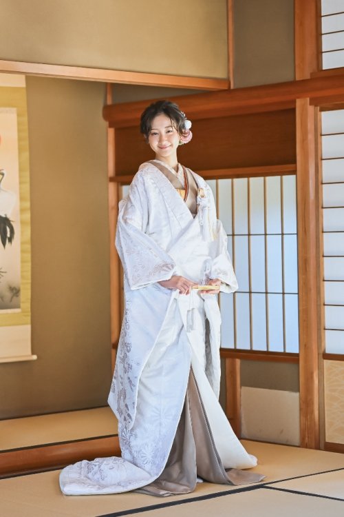 白無垢をお召しになるご新婦様