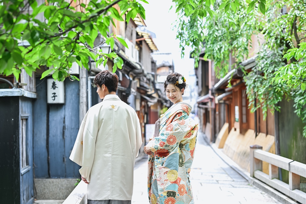 祇園で撮った可愛い結婚写真