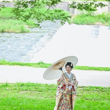 自然豊かなロケーションにご新婦様の表情も和らぐ♬