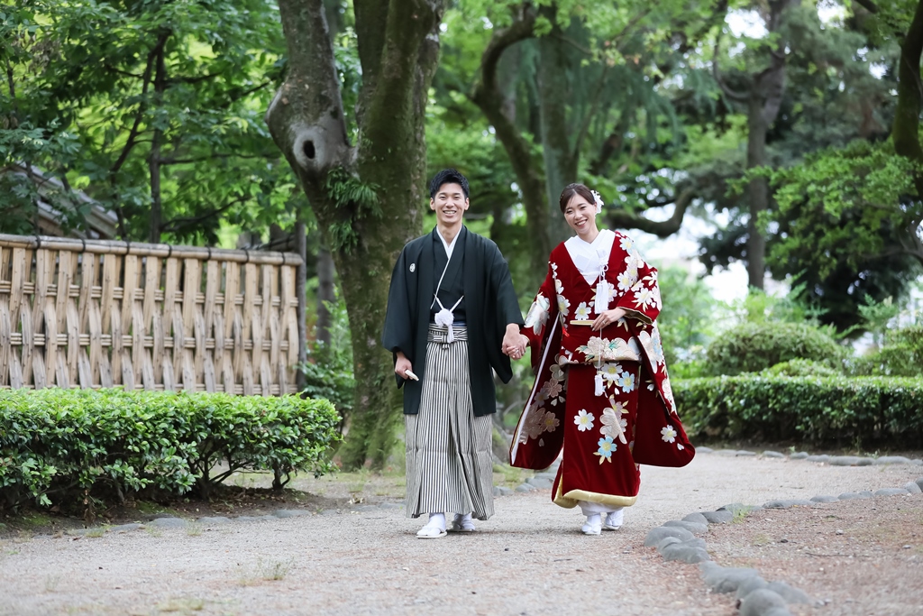 和装でも洋装でも大人気！和洋折衷の公園にあるお茶室「鶴々亭」で前撮り♪