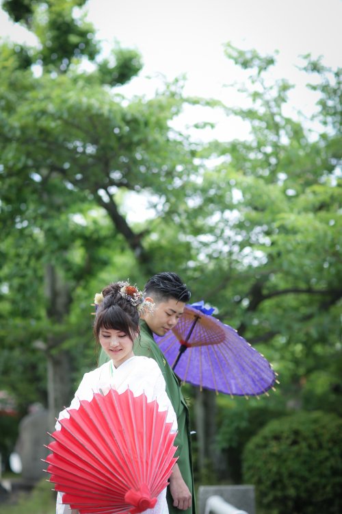 緑豊かな公園でフォトウェディング