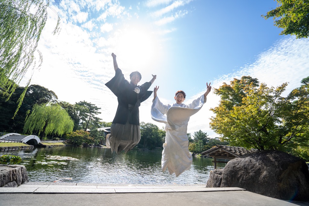 徳川園でジャンプ