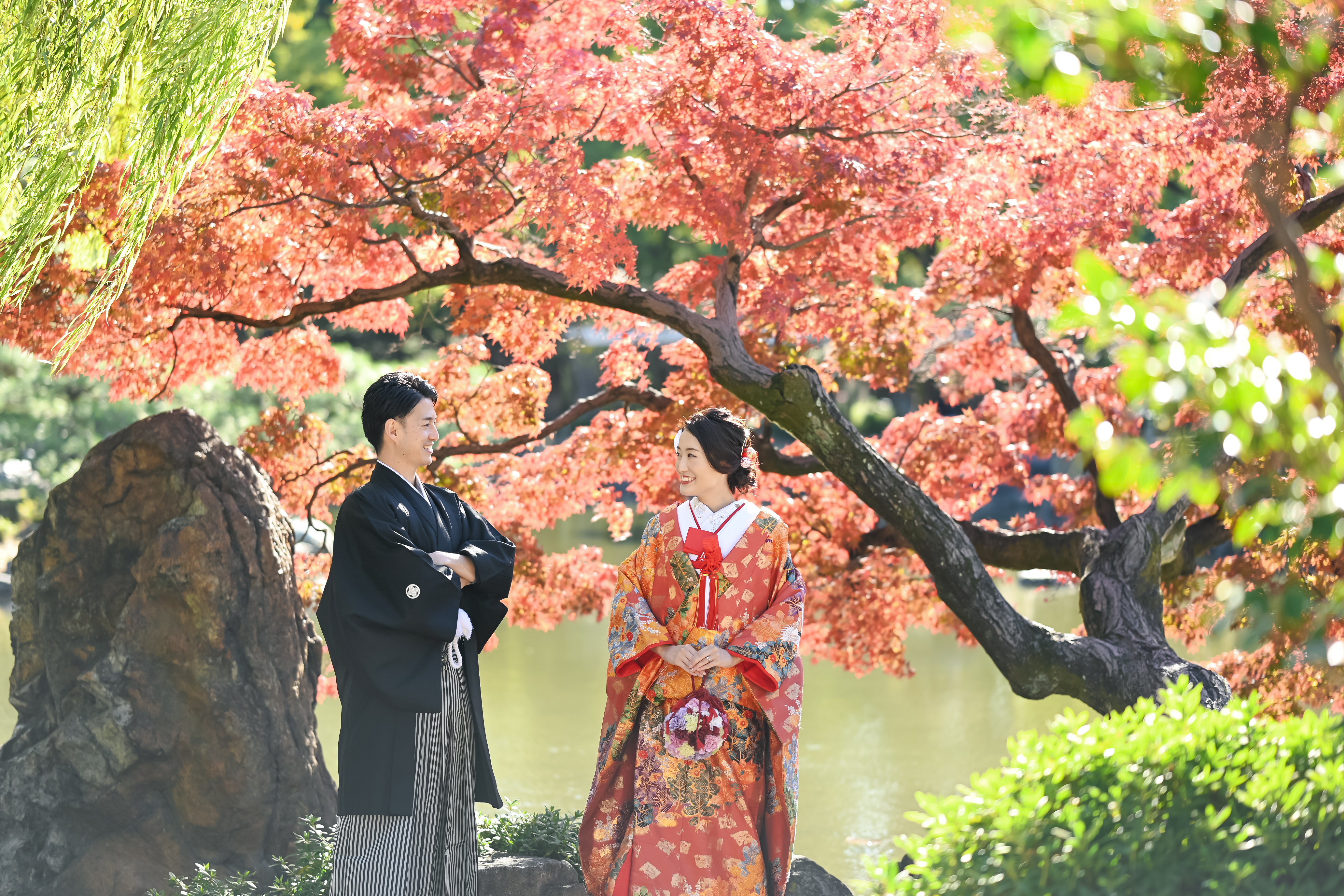 鶴舞公園の銀杏並木の黄金色トンネル