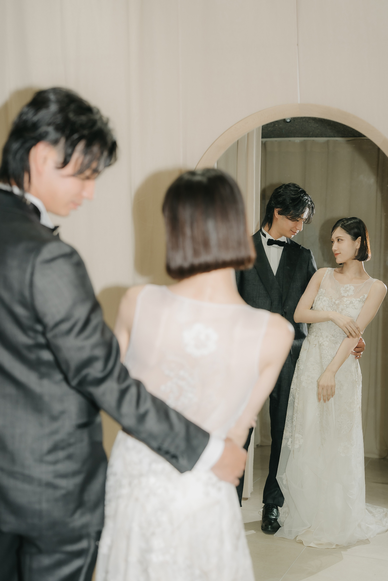 ノートパソコンでプランナーと打ち合わせをしている様子