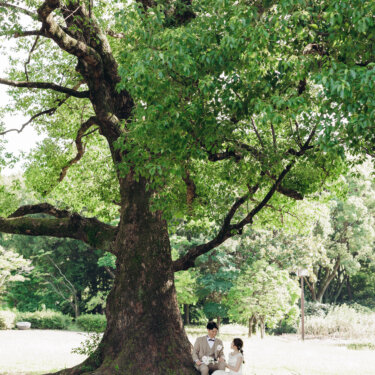 青空と緑に囲まれて♡庄内緑地公園で叶える自然体ウェディングフォト