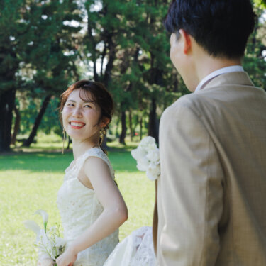 青空と緑に囲まれて♡庄内緑地公園で叶える自然体ウェディングフォト