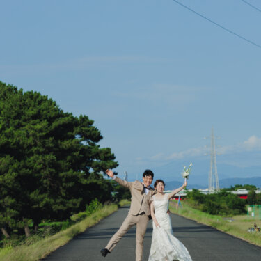 青空と緑に囲まれて♡庄内緑地公園で叶える自然体ウェディングフォト