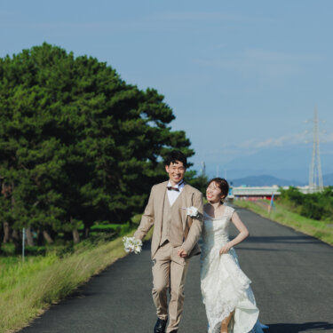 青空と緑に囲まれて♡庄内緑地公園で叶える自然体ウェディングフォト