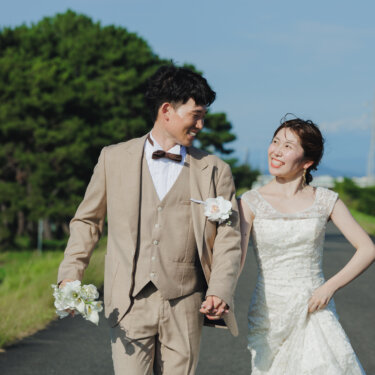 青空と緑に囲まれて♡庄内緑地公園で叶える自然体ウェディングフォト