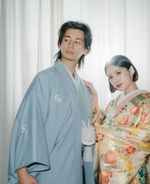 スモークブルーの紋付